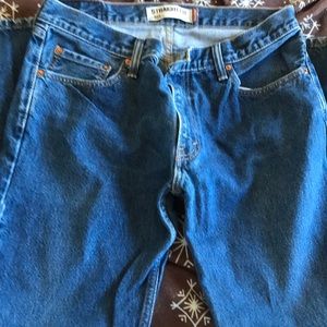 Levi’s straight fit jeans 505 defect on back pock